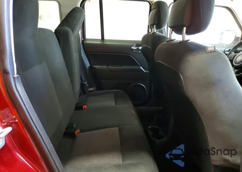 2015 Jeep Patriot Latitude z USA, uszkodzony, nr VIN 1C4NJRFB8FD376592